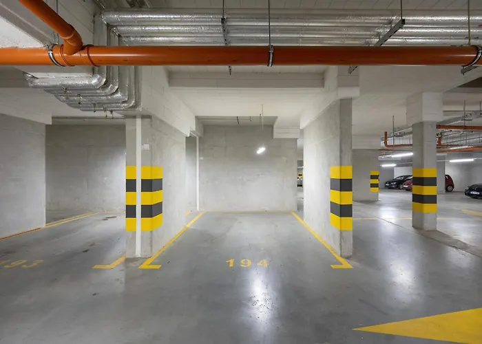 One Bedroom Nadodrze With Free Garage By Renters * Breslau