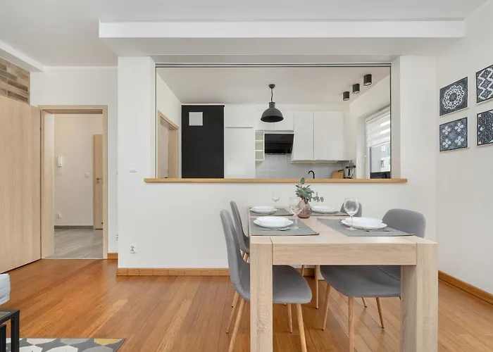 One Bedroom Nadodrze With Free Garage By Renters Breslau