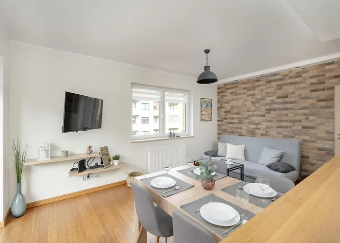 One Bedroom Nadodrze With Free Garage By Renters * 브로츠와프