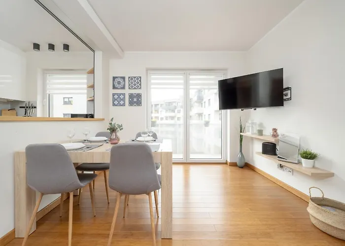 One Bedroom Nadodrze With Free Garage By Renters 브로츠와프