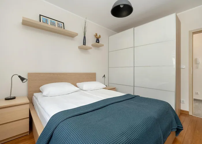 One Bedroom Nadodrze With Free Garage By Renters 아파트 *