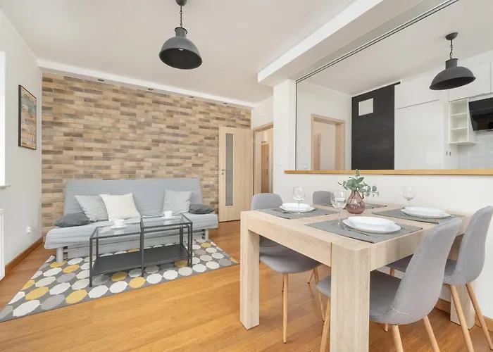 One Bedroom Nadodrze With Free Garage By Renters 아파트